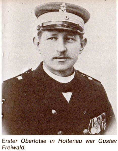 Datei:1.Oberlotse in Holtenau Freiwald.jpg