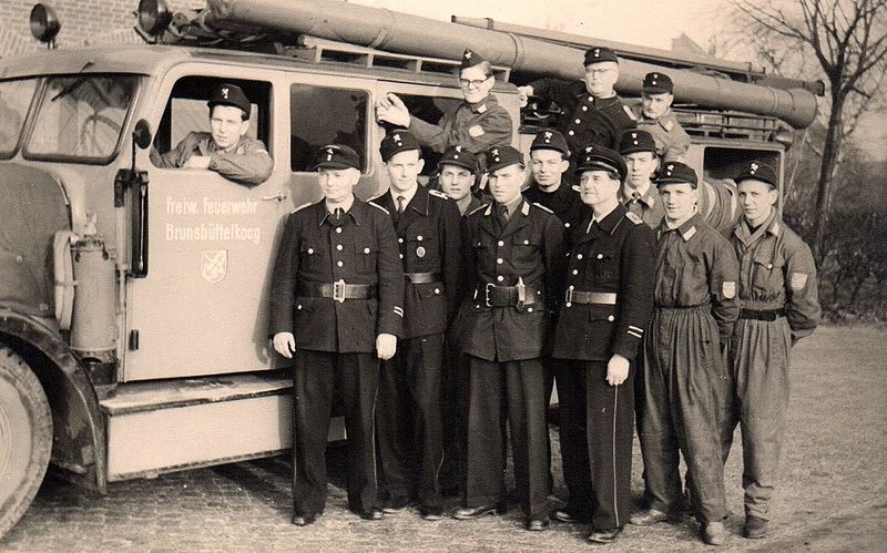 Datei:46-Feuerwehr 1953.jpg