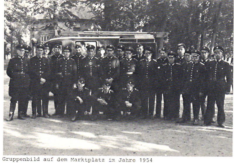 Datei:Gruppenbild 1954-BS.jpg