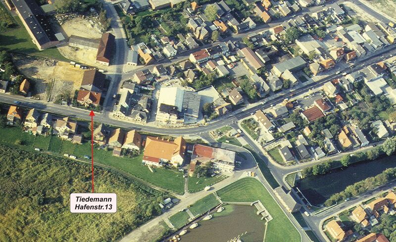 Datei:Hafen13-1970er-Tiedemann.jpg