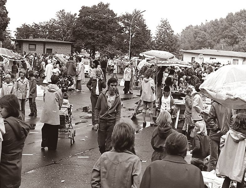 Datei:O8 7.-9. 76-Kiosk.JPG