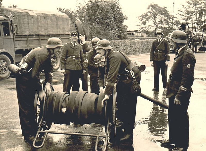Datei:17-Feuerwehr Brbkoog-1939-1945b.jpg
