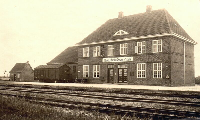 Datei:Bahnhof Brunsbüttelkoog-Nord-MJ.jpg