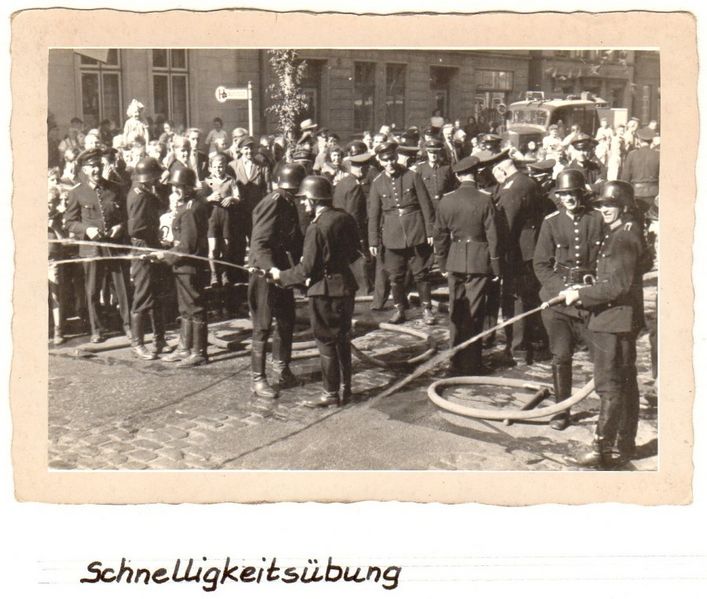 Datei:26-70Jahre FF-Brb-Ort-1949a.jpg