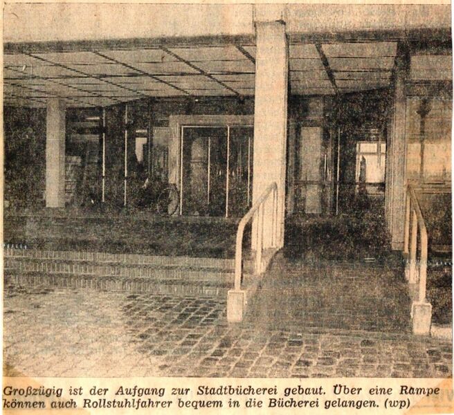 Datei:1978-Stadtbücherei-Eingang.jpg